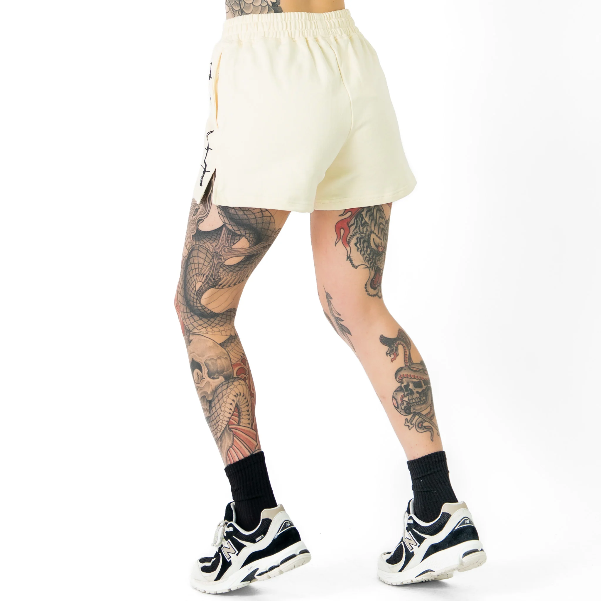 COTTON SHORTS (MID THIGH CUT) BARBWIRE - CREAM / BLACK - Image 6