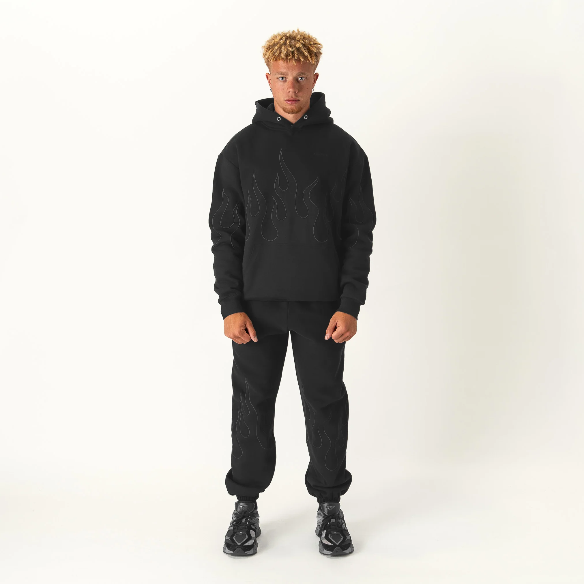 OVERSIZED PREMIUM HEATER HOODIE - BLACKOUT - Image 3