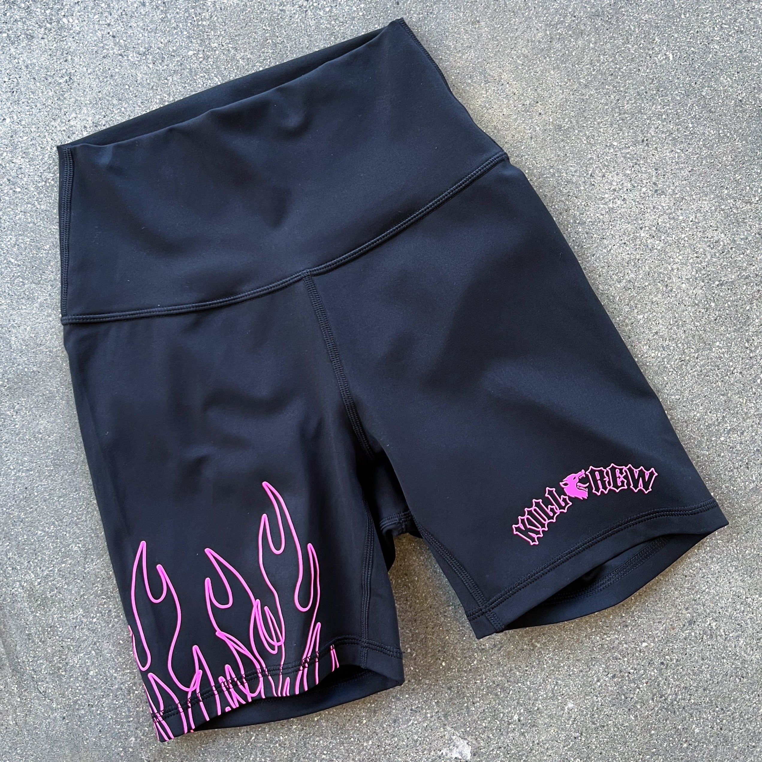 SCRUNCH FLAMES BIKER SHORTS - BLACK / PINK - Image 4