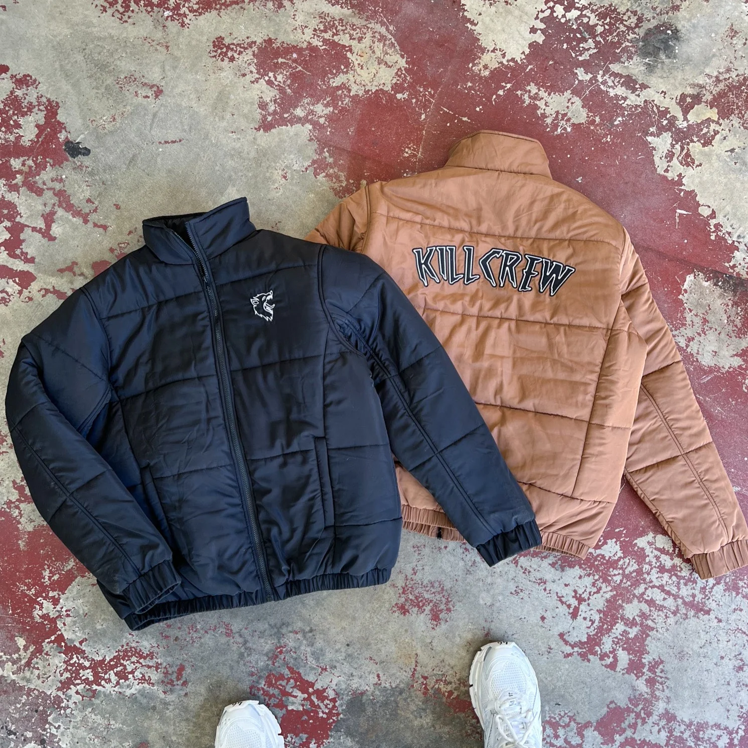 WOLF PUFFER JACKET - BLACK / WHITE - Image 4