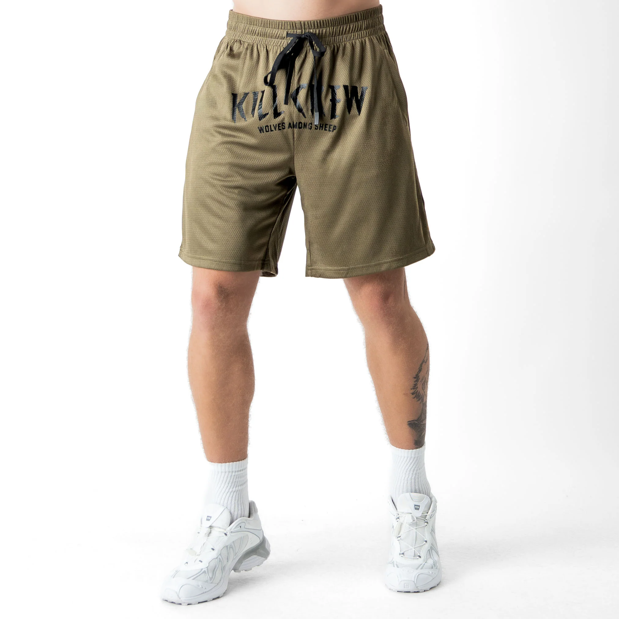 RELAXED CUT SHORTS WOLVES - OLIVE - Image 3
